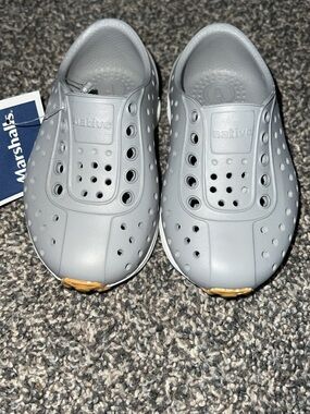 Native Light Gray Slip-On Toddler Shoes size 5